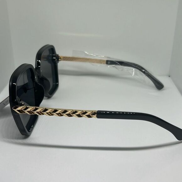 VG Black Sunglasses - Picture 2 of 3
